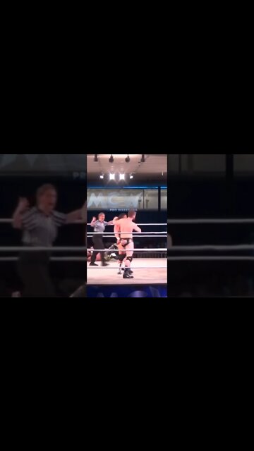 BEST FRIENDS MISS THE HUG!? 😱 #mcwprowrestling #prowrestling