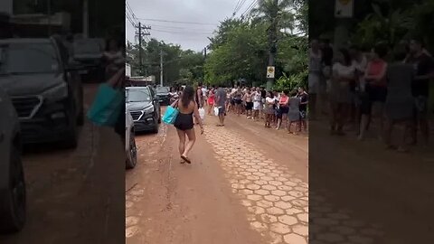 Barra do Sahy Destruição total, pessoal ficando sem comida