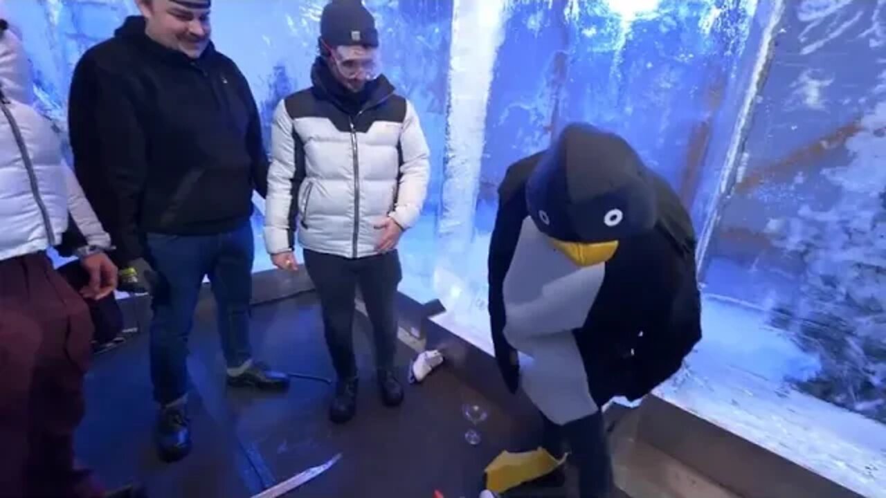 COUCHES DE GLACE CHALLENGE on s'évade de notre prison en glace 🧊