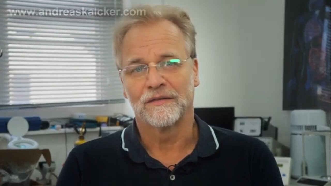 Andreas Kalcker responde a acusaciones.