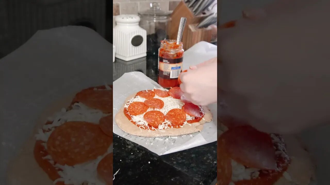 Just a typical Saturday 😂 👩🏻‍🍳 #cookingmotivation #homemadepizza #homemadebread #kitchen #meals