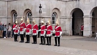 foot shuffle shuffle and shuffle #horseguardsparade