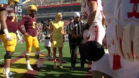 Martha McSally sings anthem, Kyrsten Sinema does coin toss - ABC15 Sports