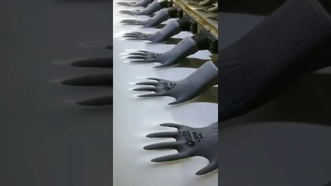 How glove protection is made / satisfying