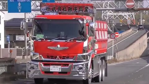 このデコトラの運転手が美人と評判なので撮影したら…すれ違いざまに…ヤバ