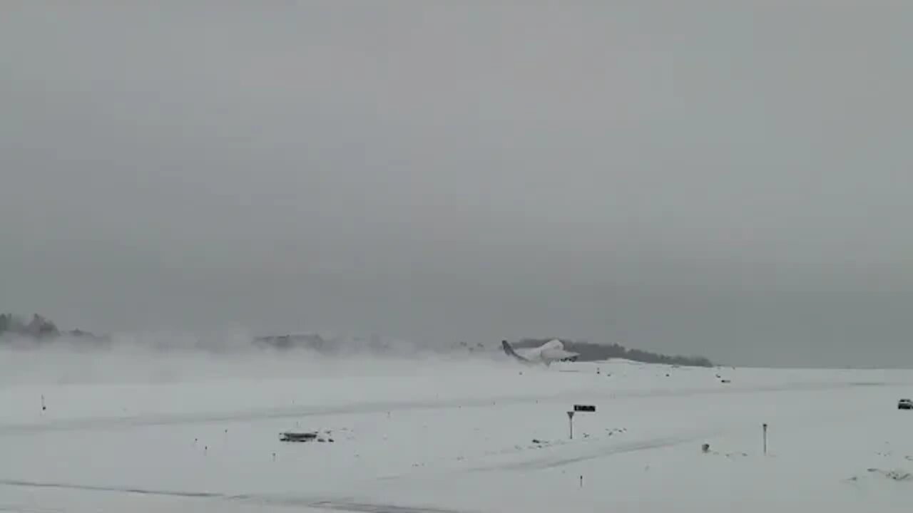 Snowy takeoff from runway 33 in Anchorage, Alaska (Feb 2022) Part - 2