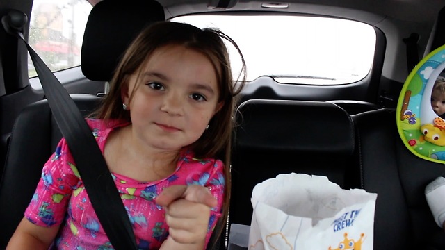 Little girl scolds dad for opening sunroof in rain