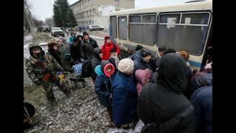 Heroic Ukranian Troops helping Civilians evacuate the Country