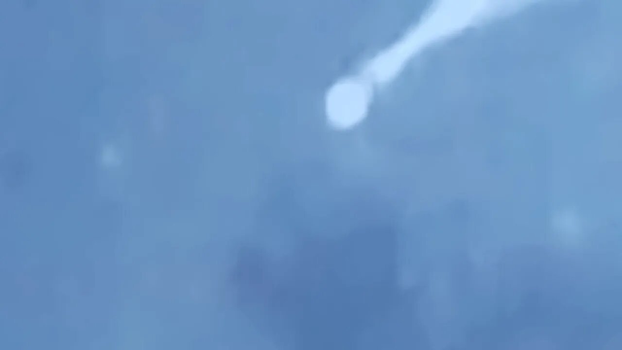 huge sphere /jet/turning object/same cloud