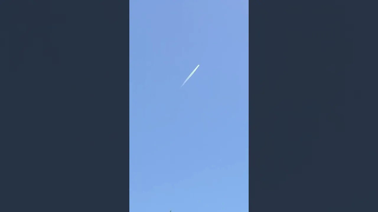 THIS is What a Contrail Looks Like