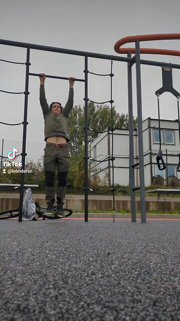 Doing pullups