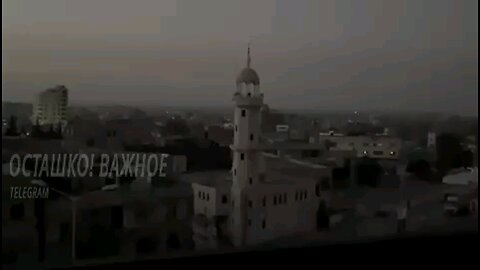 The moment an Israeli bomb hits the Al-Mustafa Mosque in Khanyounis