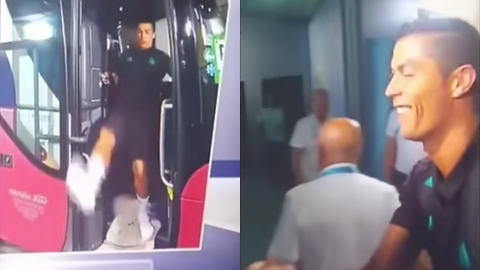 Cristiano Ronaldo Nearly BREAKS His Leg Getting Off the Bus