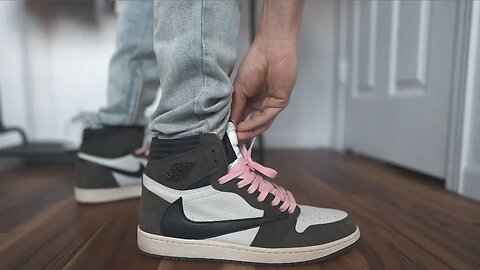 How To Wear Sneakers With Jeans