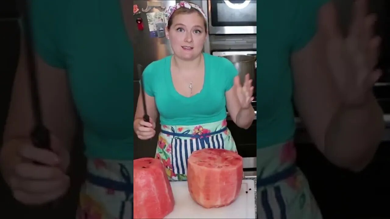 #watermelon #knifeskills #howtocutwatermelon #fruitcutting #fruit