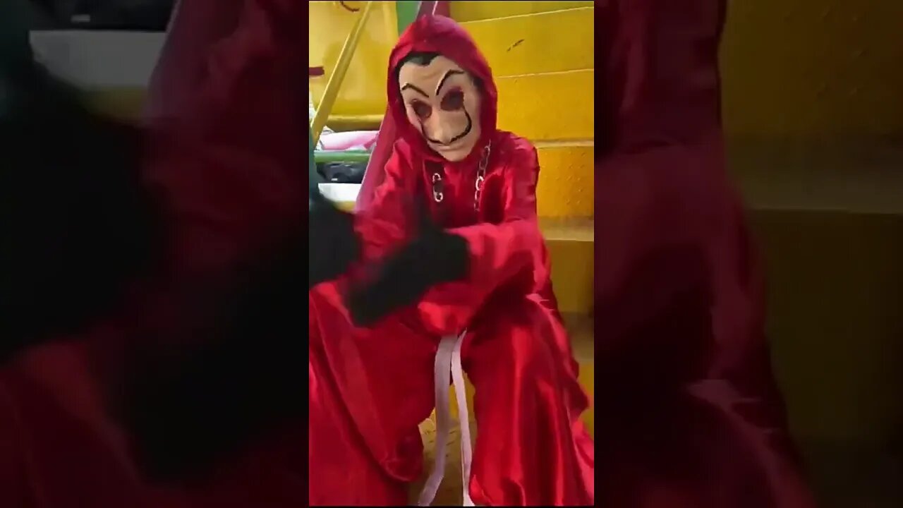 ALEGRIA DAS CRIANÇAS COM FOFÃO, MICKEY MOUSE E LA CASA DE PAPEL DANÇANDO NA CARRETA FURACÃO