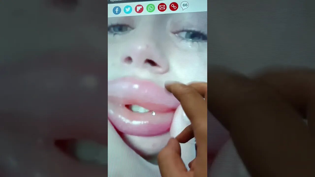 GIRL REGRETS FREE LIP FILLER