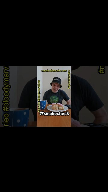 maurieo #shorts A CHEEKY RASPBERRY FINGER