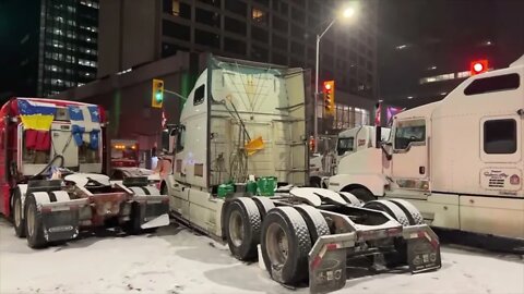 *SO MANY TRUCKS* 🇨🇦WE AREN'T TUCKING LEAVING 🇨🇦