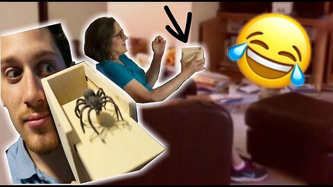 MOTHER'S DAY SPIDER PRANK!