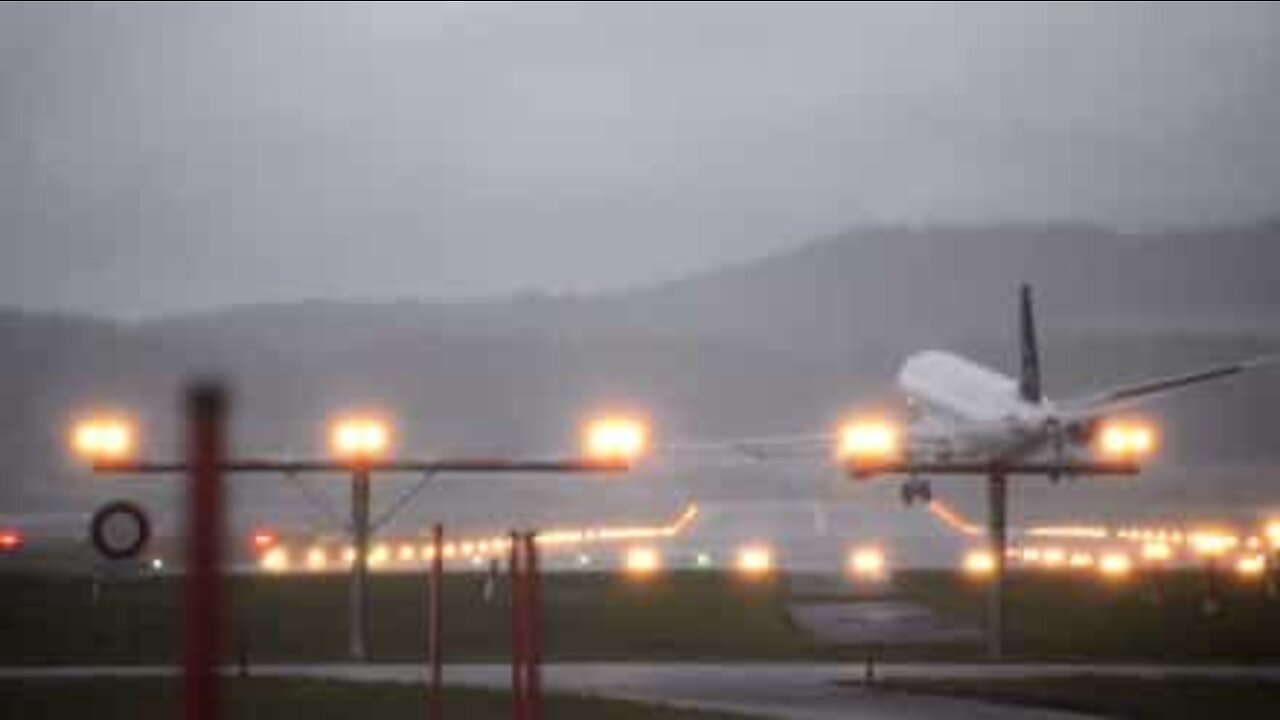 Storm forårsaker skumle landinger i Zurich