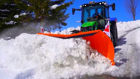 World's Fastest Snow Removable Machine !