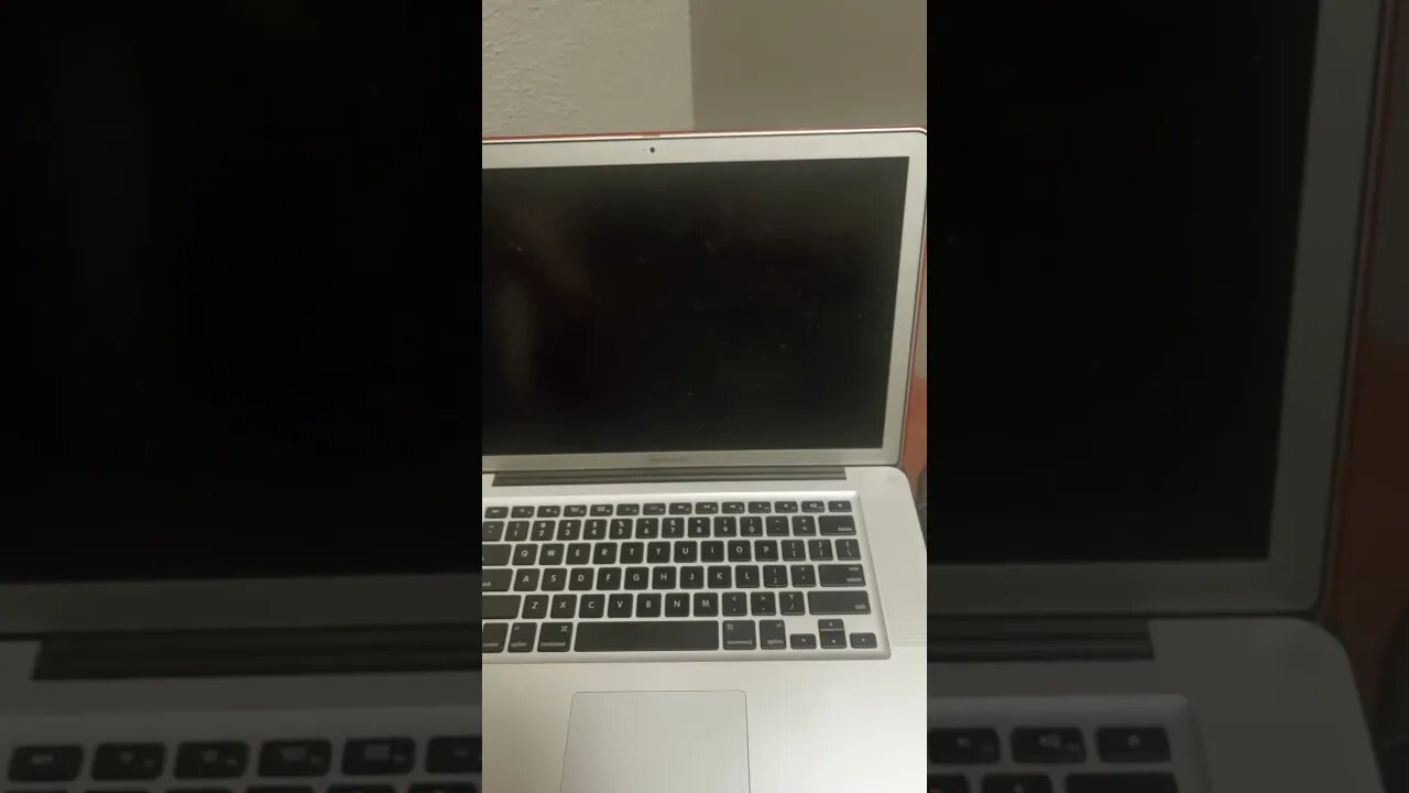 PLEASE GOD SAVE MY MACBOOK! 😱🙏