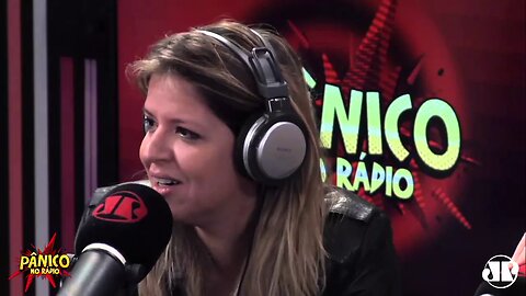 Atriz Mariana Santos confessa que se borrava de medo de avião