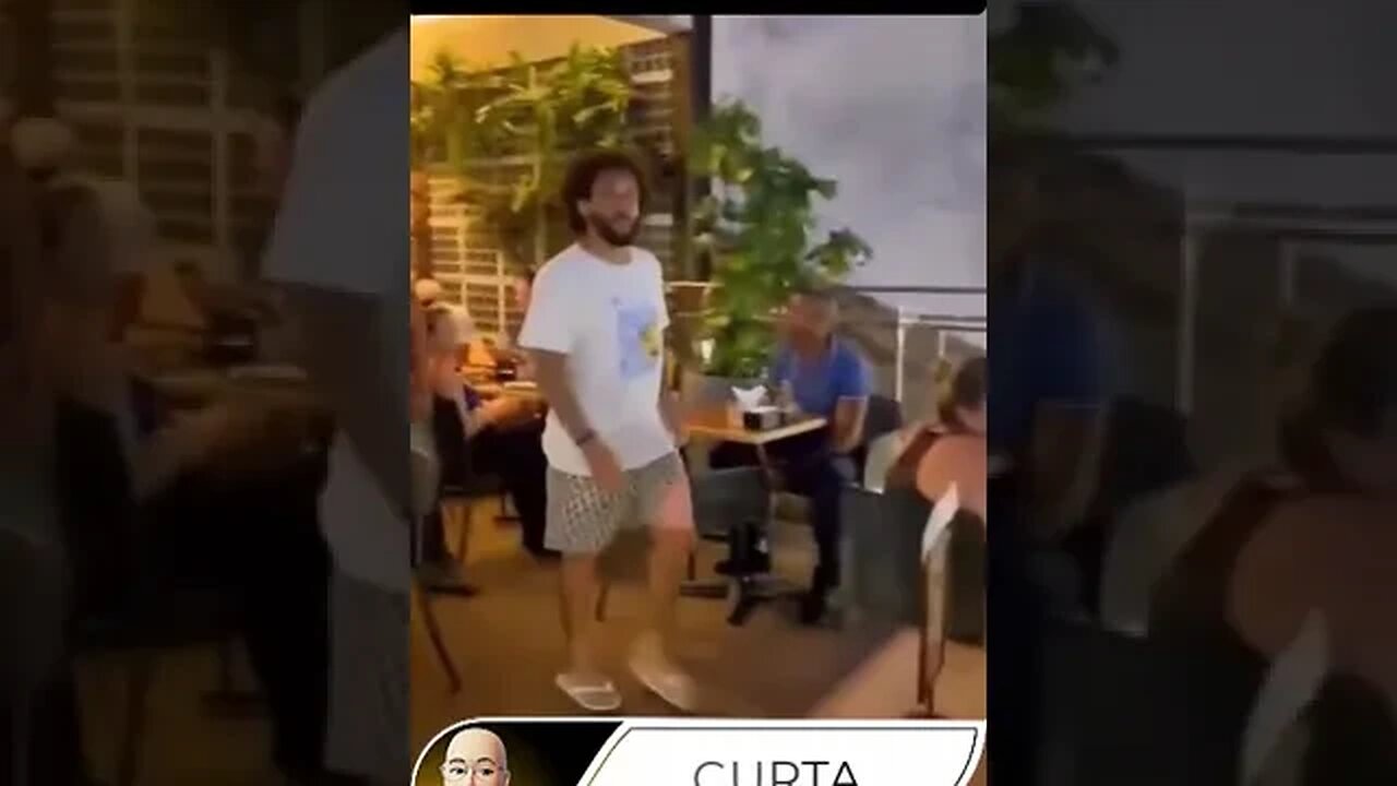 ⚫🔴 Marcelo irritado ao ser filmado em um restaurante