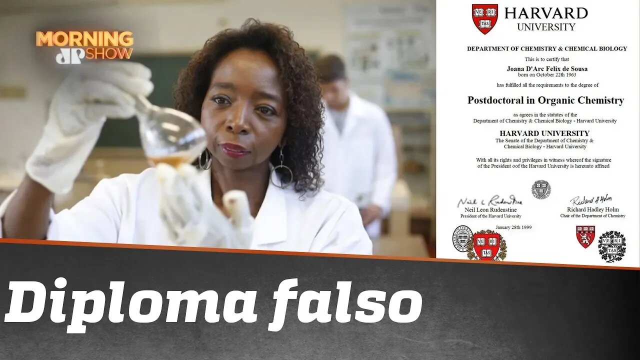 Conhecida por superação, professora Joana D’Arc tem diploma de Harvard falso