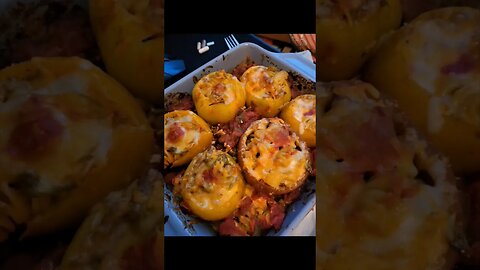 BBQ Beef-Pasta Stuffed Tomatoes 🍅 🍝 - Recipe link in description #stuffedtomato #recipe