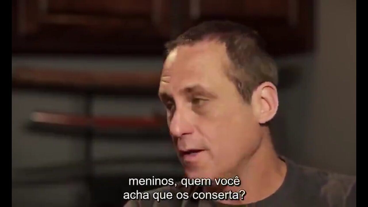 Mike Smith Duplo de Hollywood expõe pedofilia e satanismo