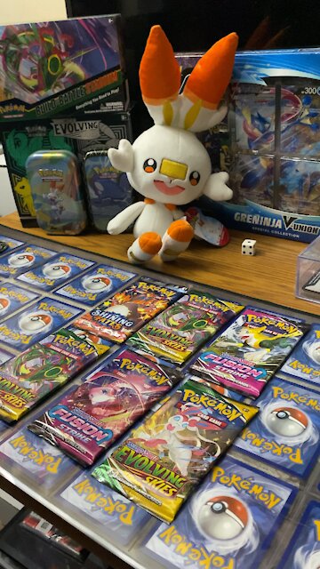 Pokémon Random Pack Opening!! 11/24/2021