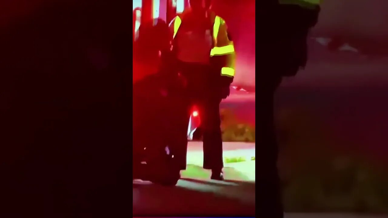 Paramedic Wrestles Crazy Woman In The Street