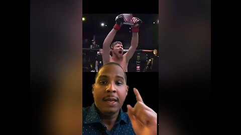 Un peleador de la UFC HONRA A DIOS PONIENDO LA BIBLIA EN ALTO 🔥 #jesus #religion #shorts #viral #fyp