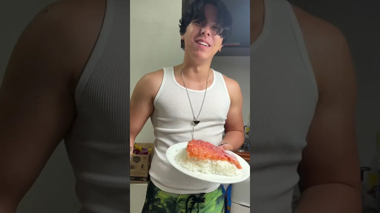 Fiz um Sushi Gigante