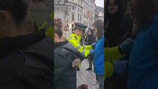 police arrest stop oil protesters #trafalgarsquare