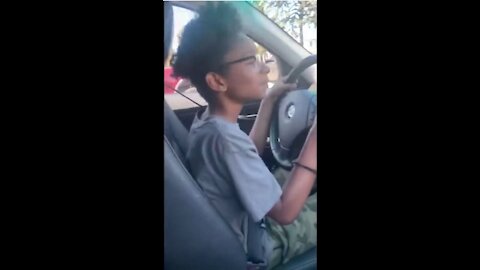 Dad fails to teach his son how to drive - ViralHouse