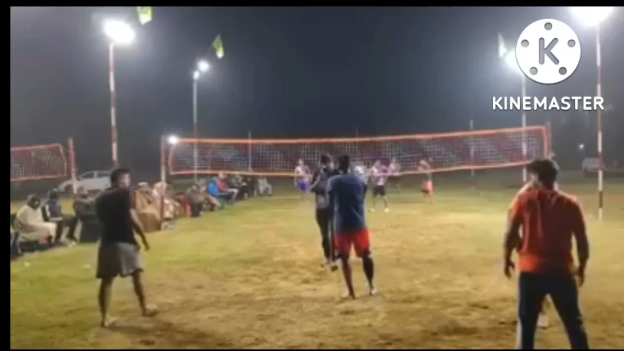पनिहारी (राजपाल बागरी, सिद्धू) बनाम सट्टा सहबाजपुरा (गोपा) तखनवाड़ में शूटिंग वॉलीबॉल टूर्नामेंट