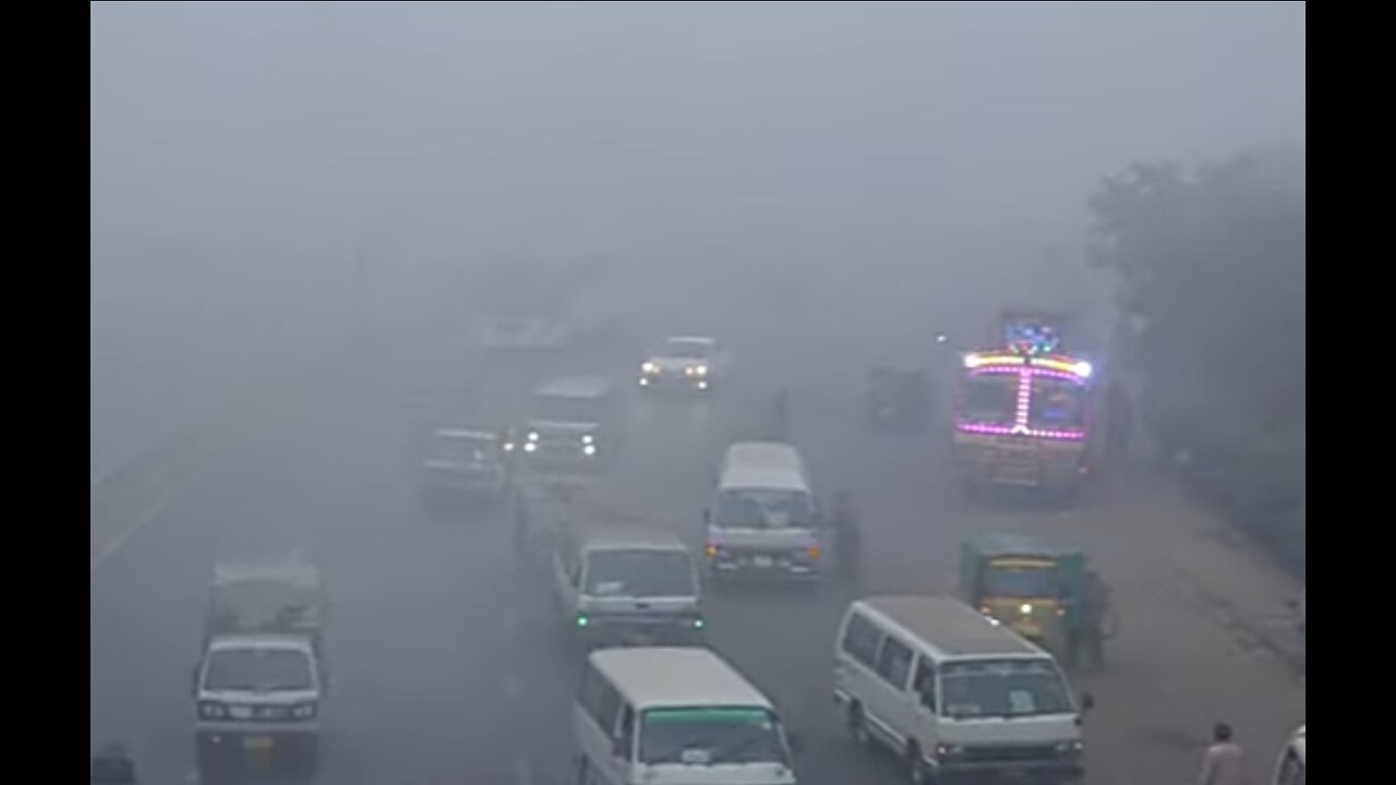 Pakistan air pollution : Smog creating dangerous condition in major cities