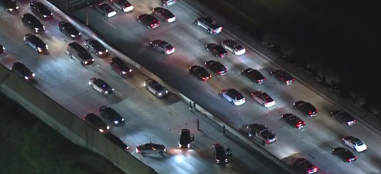 Armenian-Americans stop traffic on California freeway