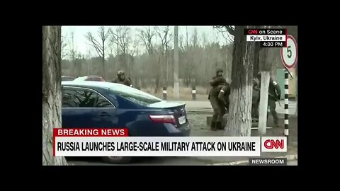 Russian military in the vicinity of Kiev airport live on CNN