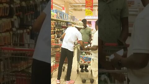 SHOPPING cart PRANK! #shorts #prank #snyki