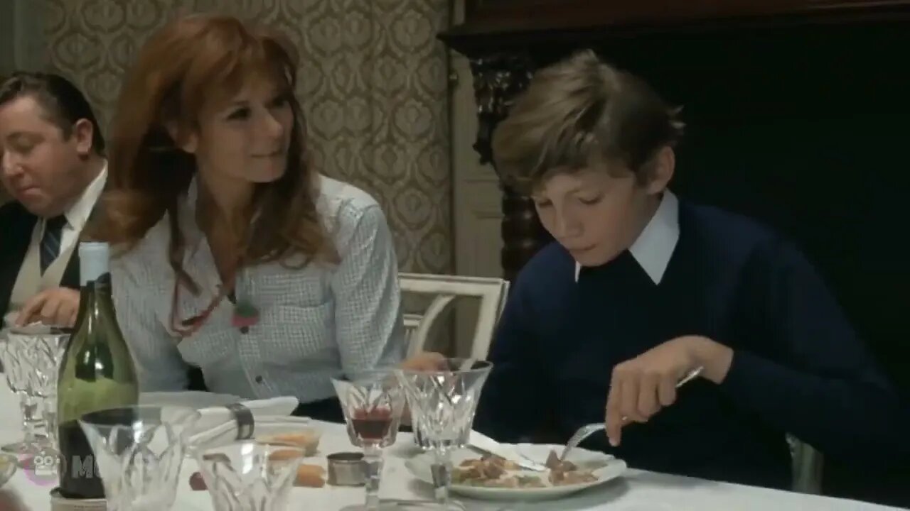 14 Years Old Boy Encounter a Séxúal Relation with His Drunk Mom