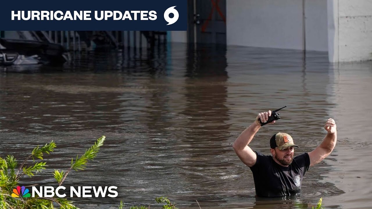 Bradenton mayor_ Volunteers hand out water after pipe break