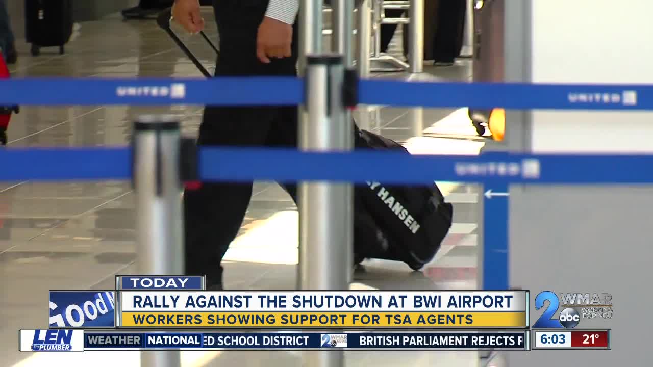 Airport workers and TSA agents rally at BWI to end shutdown