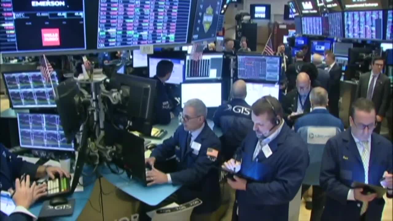 Dow takes a dive scaring investors worldwide