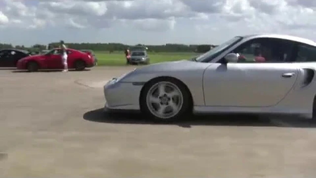 Porsche 996 GT2 vs 560 HP 996 GT2 tuned