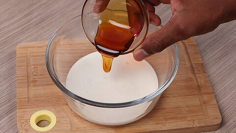 Add honey to the heavy cream, and leave everyone surprised with this amazing result!