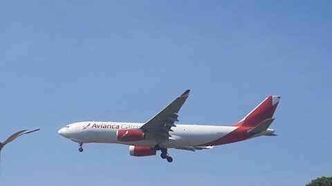 Airbus A330 N332QT na aproximação final antes de pousar em Manaus vindo de Miami